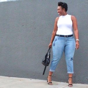 Cropped embroidered jeans